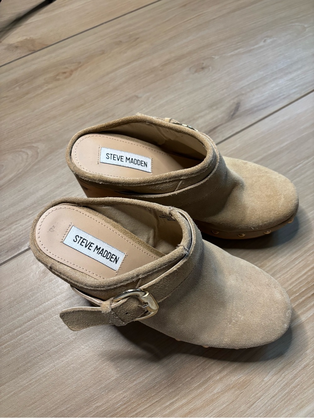 NWOT Steve Madden  Hilde Tan Suede Leather Studded Clogs - Picture 4 of 11